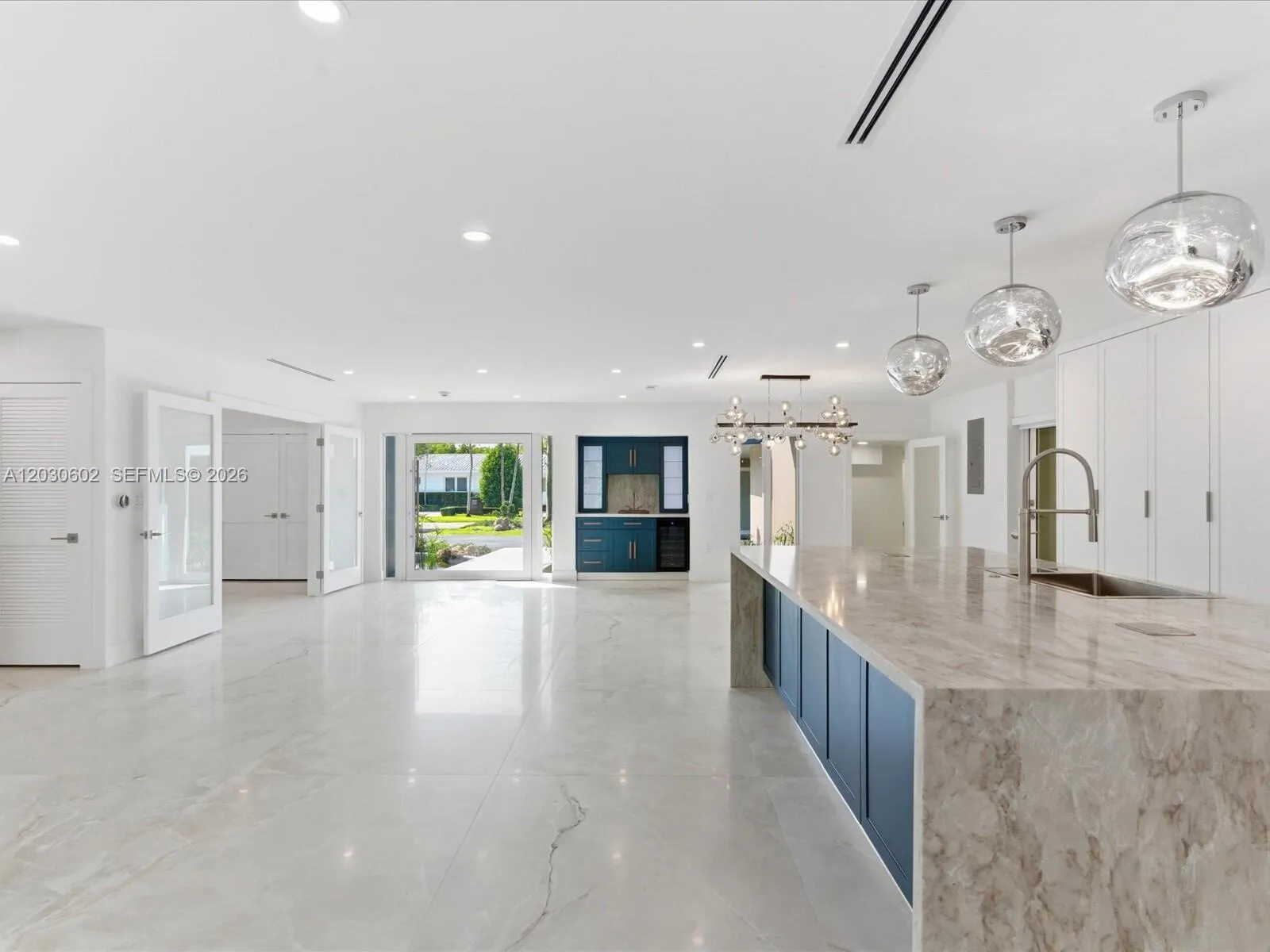 291 E Shore Dr E, Miami FL 33133