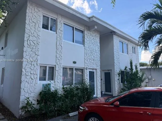 2006 Calais Dr # 1, Miami Beach FL 33141