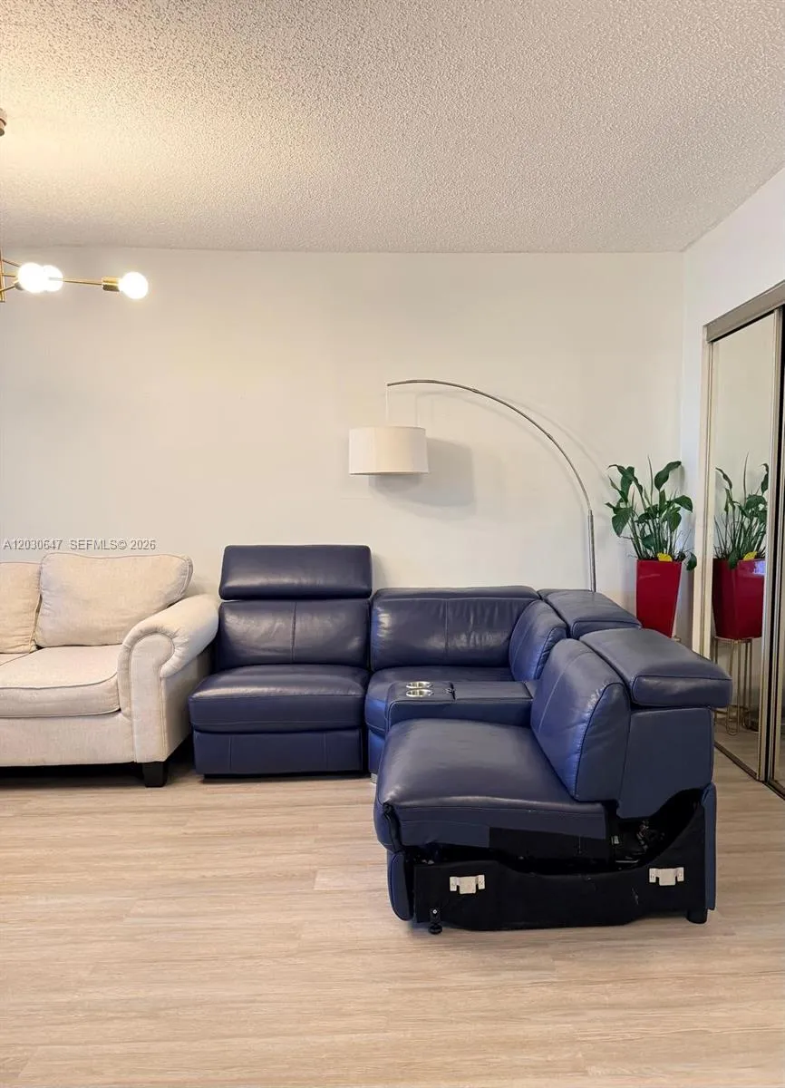 9420 W Flagler St # 309, Miami FL 33174