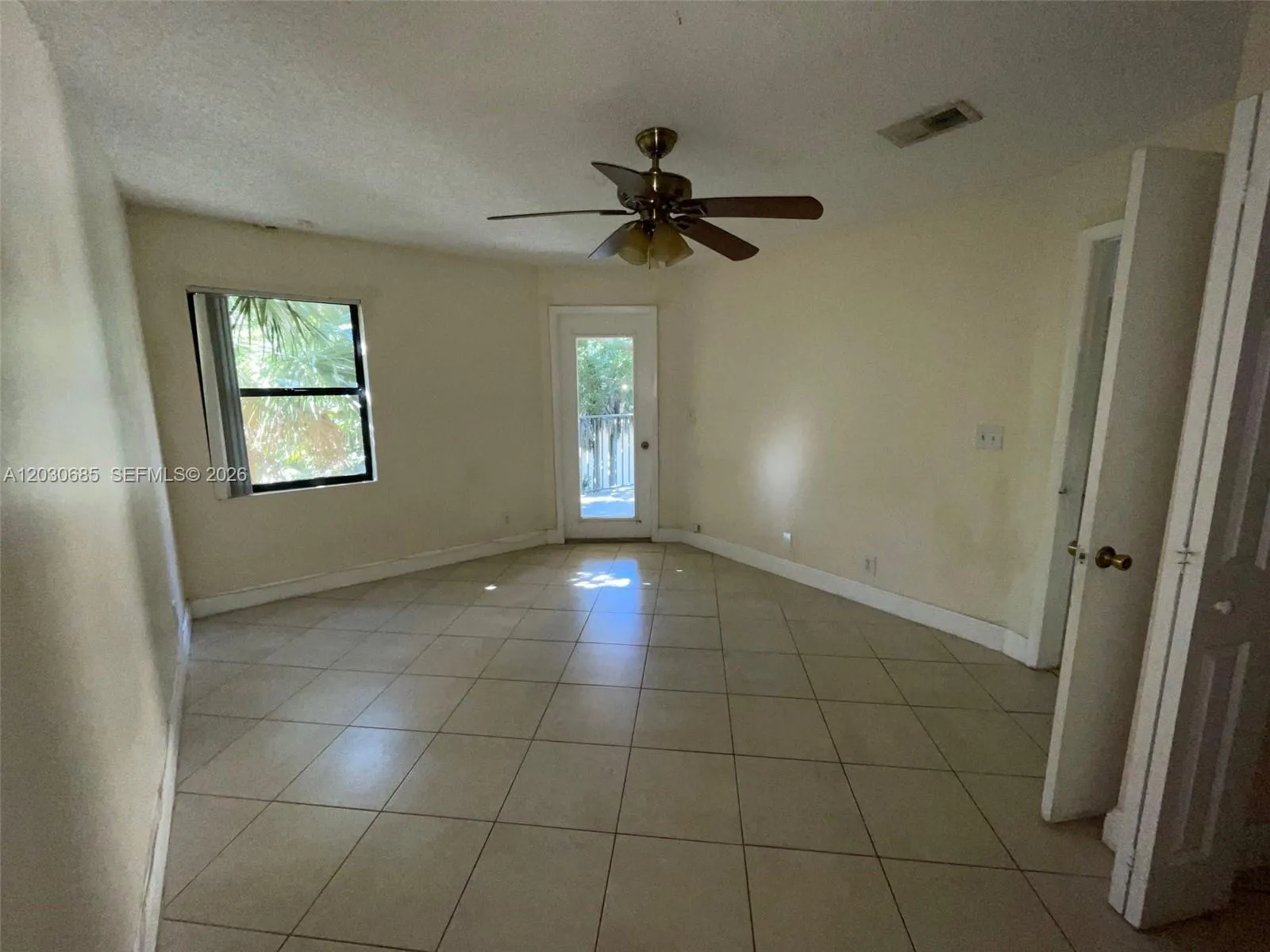 9999 Summerbreeze Dr # 915, Sunrise FL 33322