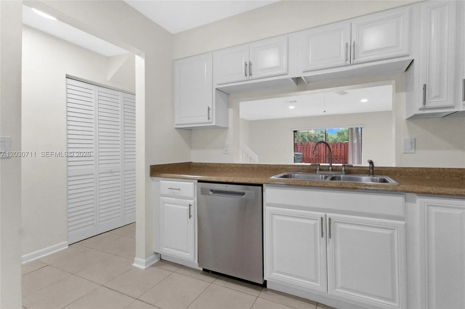 741 NW 105th Ter, Pembroke Pines FL 33026