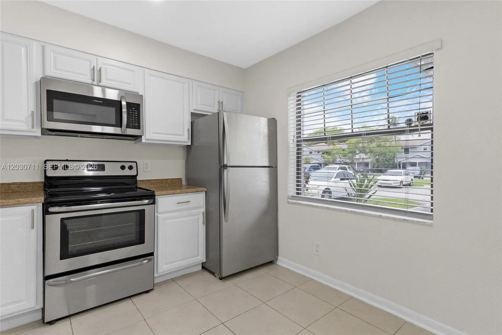 741 NW 105th Ter, Pembroke Pines FL 33026