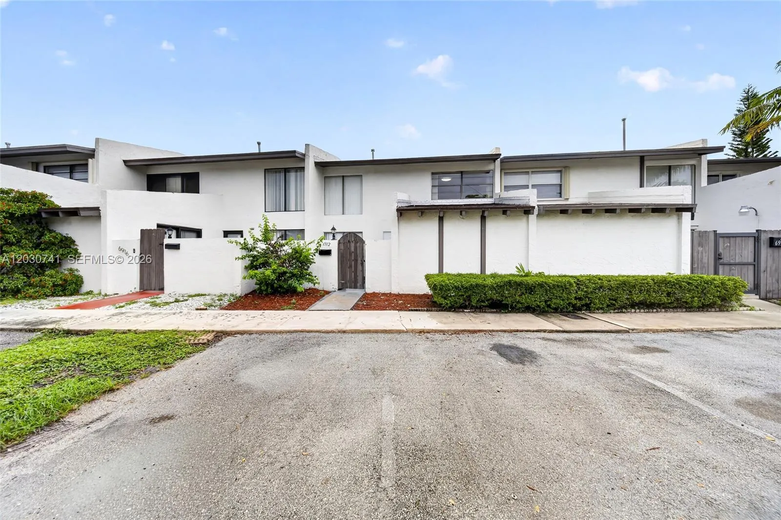 6912 SW 110th Ave, Miami FL 33173