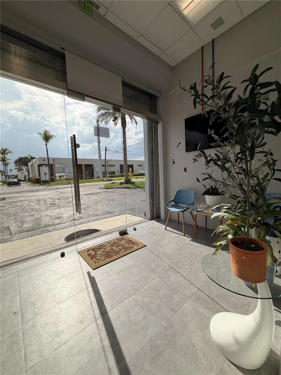 4709 SW 74th Ave, Miami FL 33155