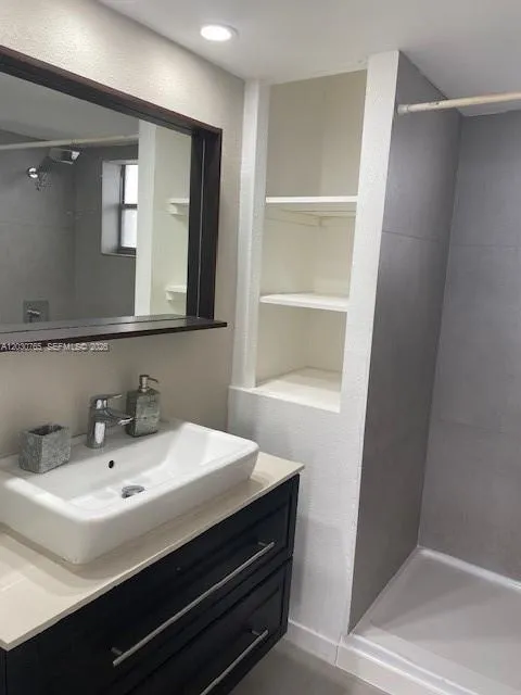 16410 Miami Dr # 706, North Miami Beach FL 33162