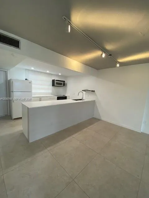 16410 Miami Dr # 706, North Miami Beach FL 33162
