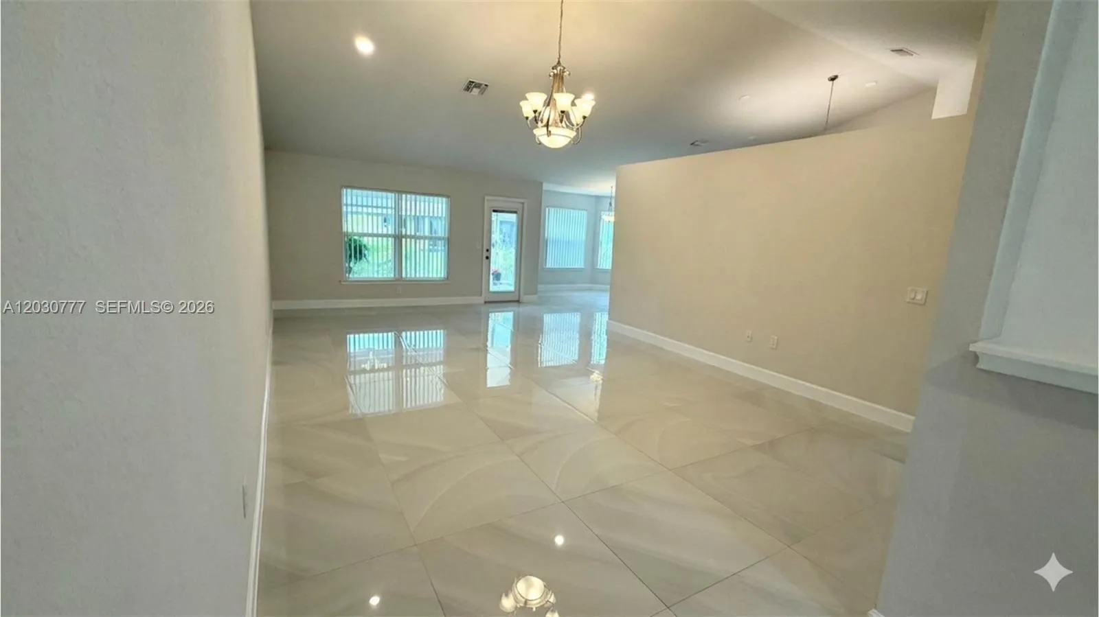 372 ROCKLAND ST, Lehigh Acres FL 33972