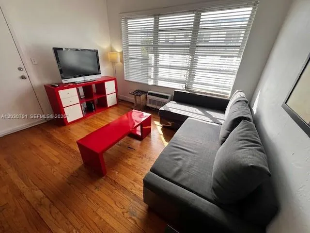 601 7th St # 4, Miami Beach FL 33139