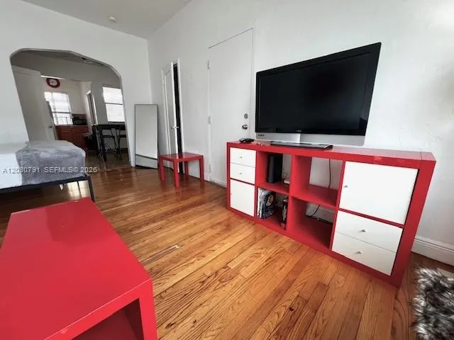 601 7th St # 4, Miami Beach FL 33139