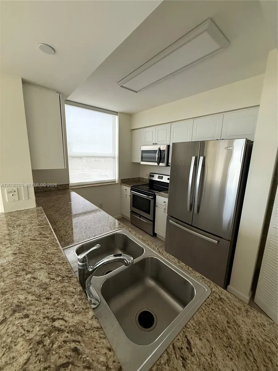 19501 W Country Club Dr # 809, Aventura FL 33180