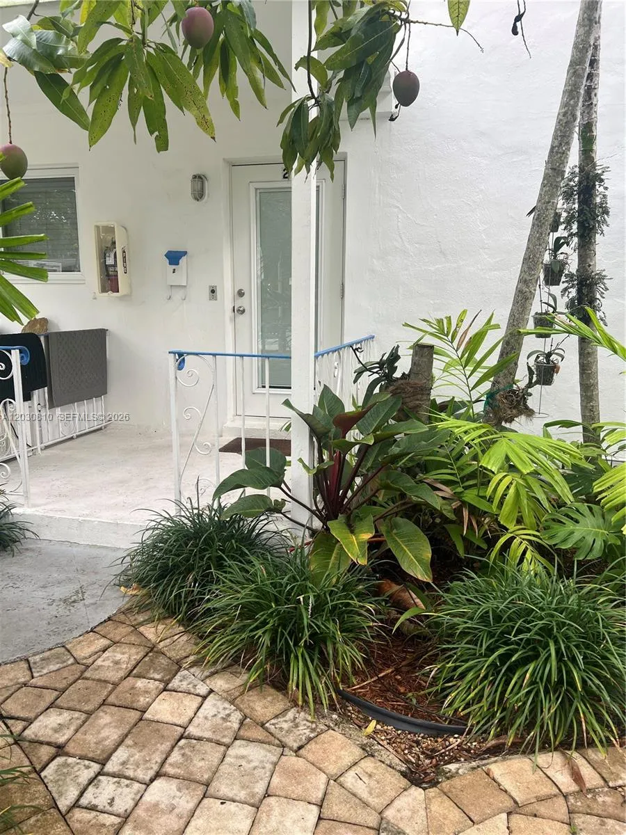 225 SE 16th Ave # 2, Fort Lauderdale FL 33301