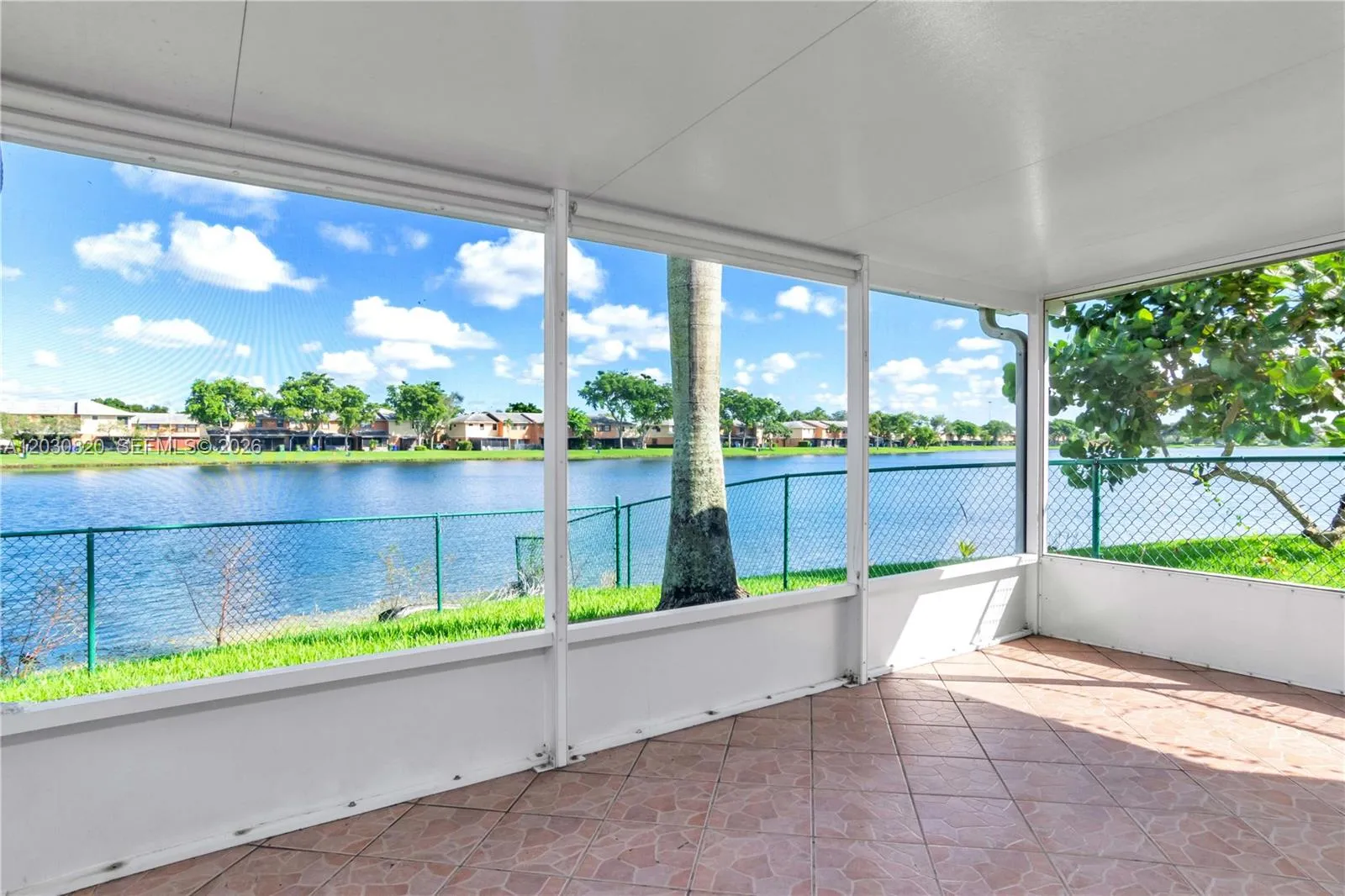 10627 NW 7th St, Pembroke Pines FL 33026