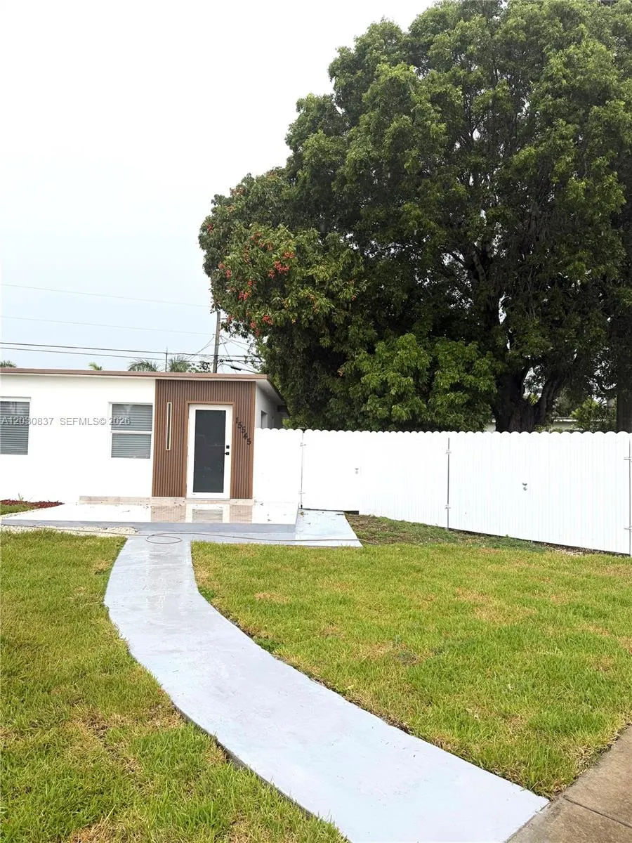 15545 Leisure Dr, Homestead FL 33033