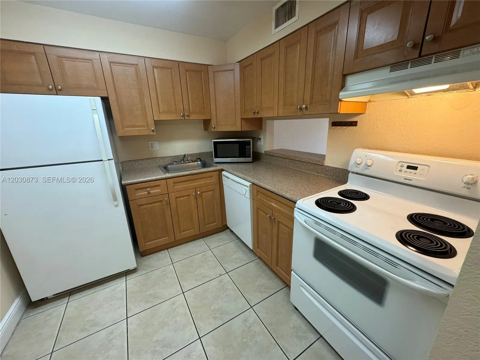 5201 Geneva Way # 308, Doral FL 33166