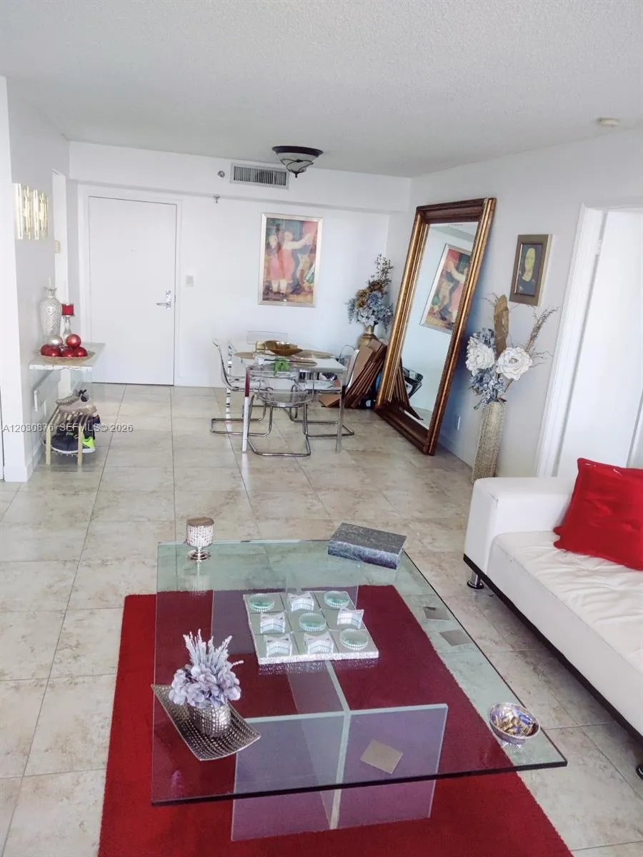 3300 NE 192nd St # 1811, Aventura FL 33180