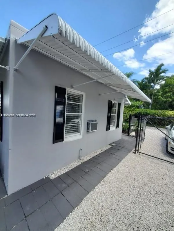 243 SW 14th st # 243, Dania Beach FL 33004