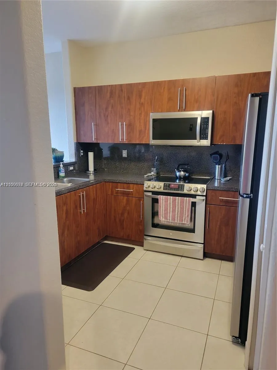 2407 SE 14th St, Homestead FL 33035