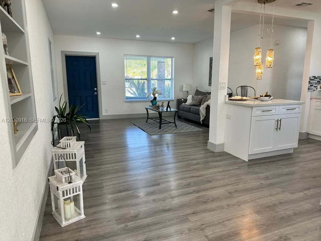 1029 SW 1st Ave, Pompano Beach FL 33060