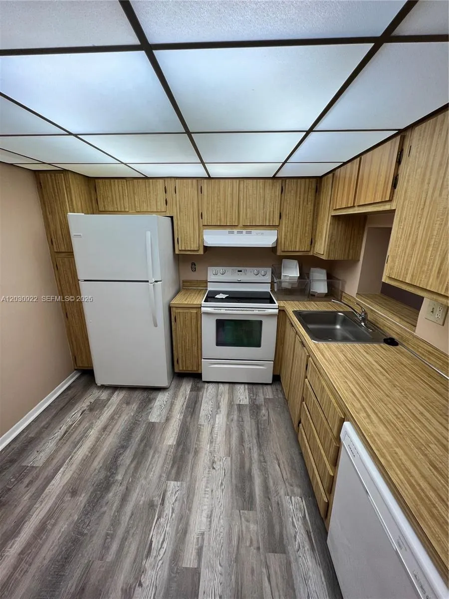 7650 W Mcnab Rd # 204, Tamarac FL 33321