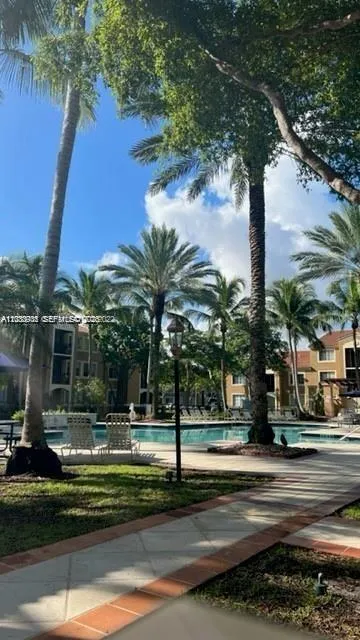 8020 N Nob Hill Rd # 205, Tamarac FL 33321