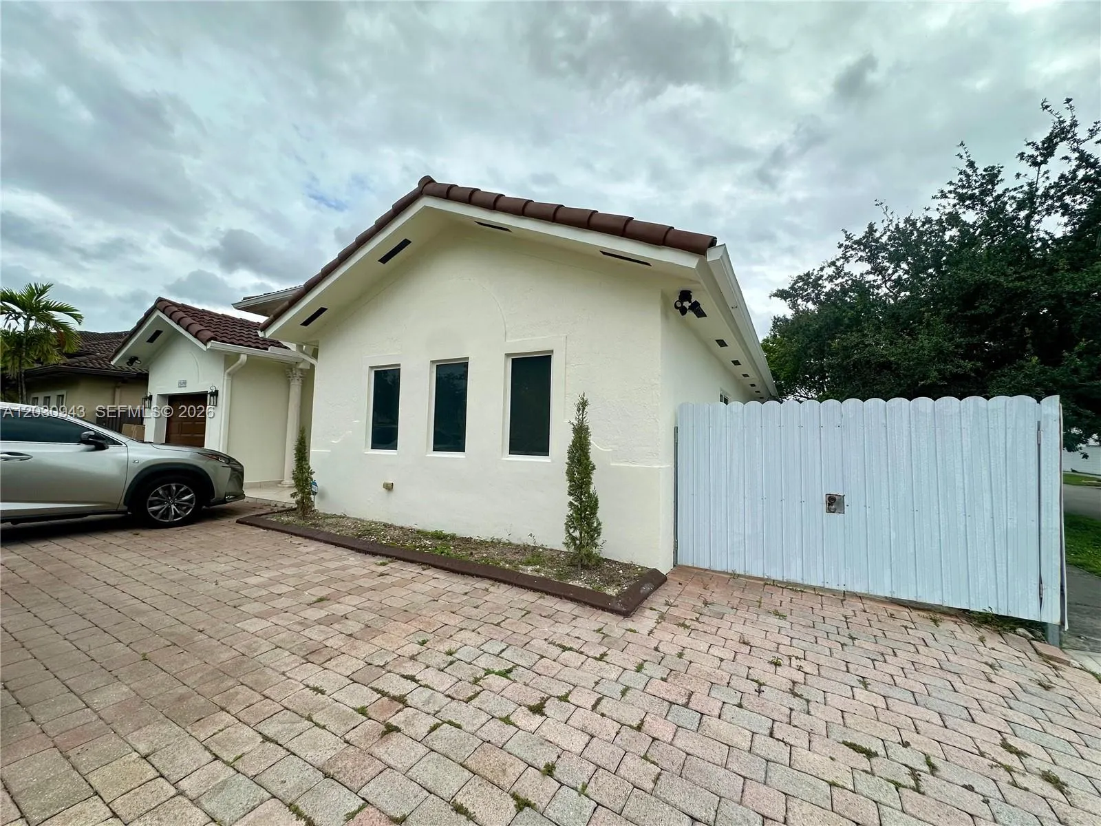 15490 SW 10th St, Miami FL 33194