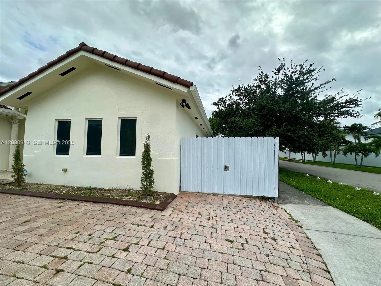 15490 SW 10th St, Miami FL 33194