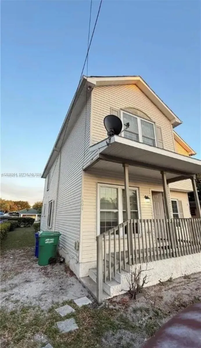 1742 SW 44th Ter, Fort Lauderdale FL 33317