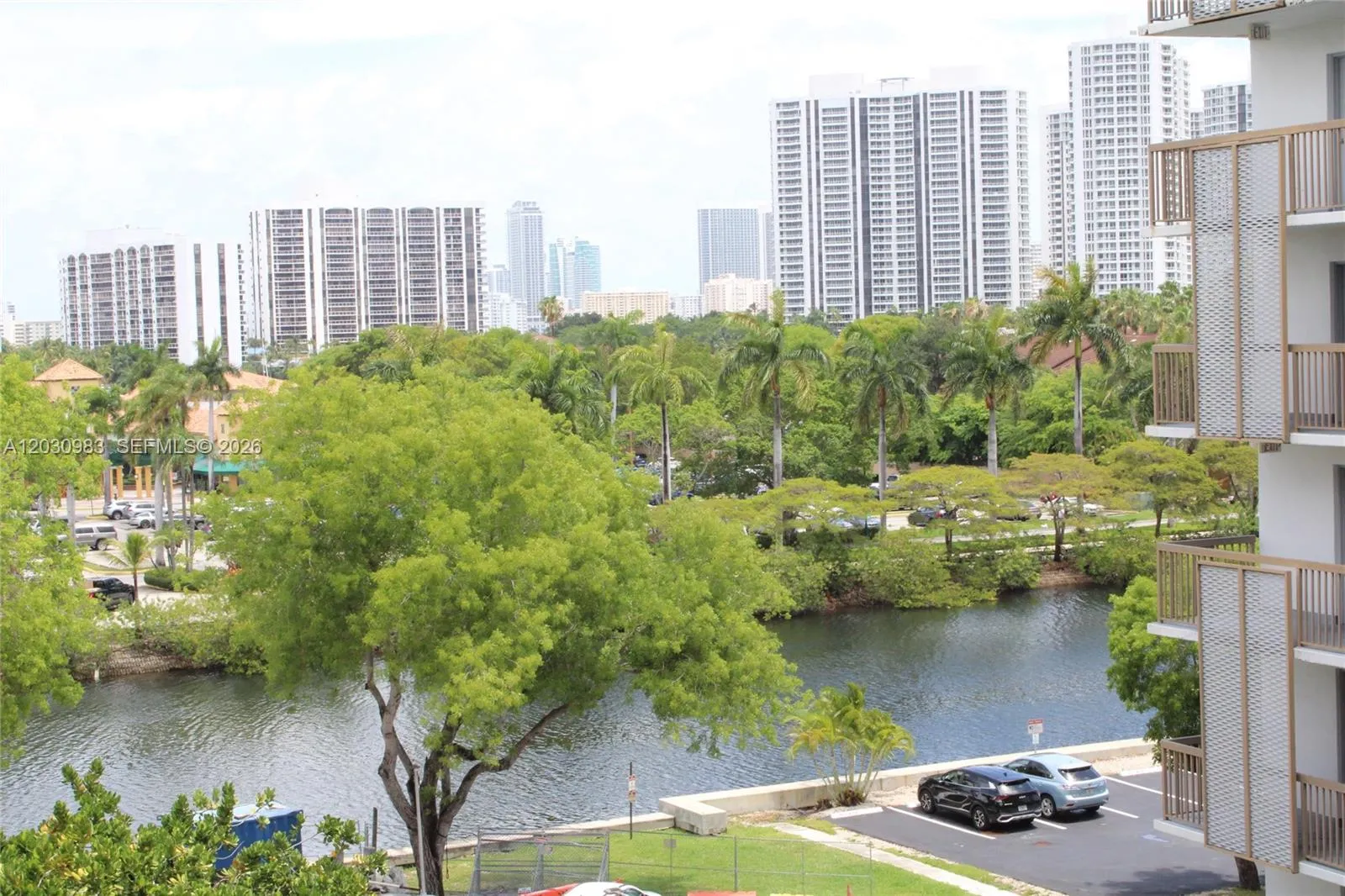 3475 N Country Club Dr # 608, Aventura FL 33180