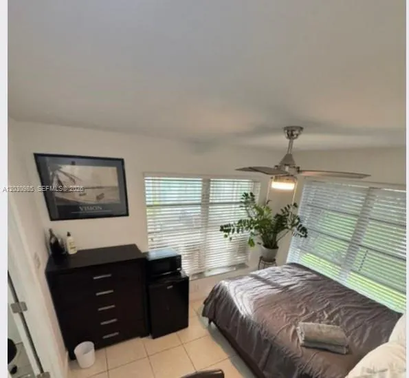 1585 NW 70th Ln, Margate FL 33063