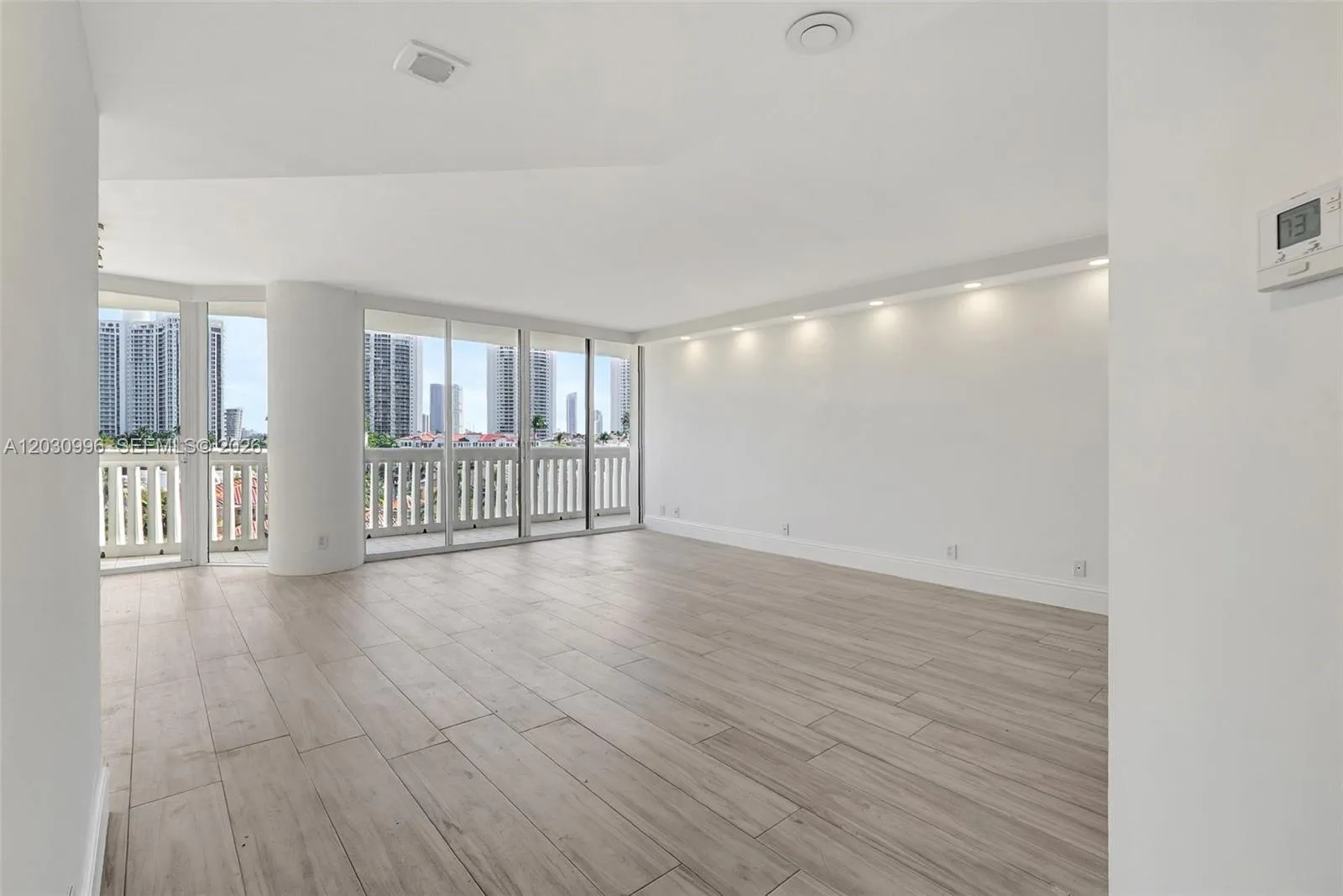1000 Island Blvd # 707, Aventura FL 33160
