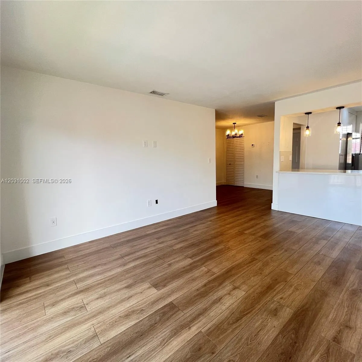 8425 NW 8th St # 406, Miami FL 33126