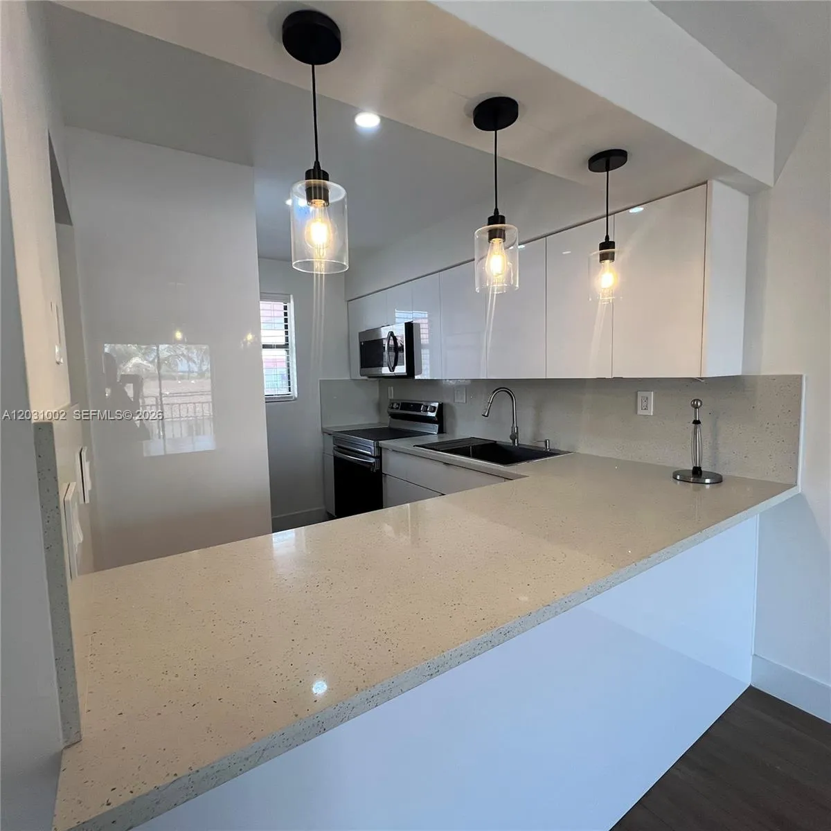 8425 NW 8th St # 406, Miami FL 33126