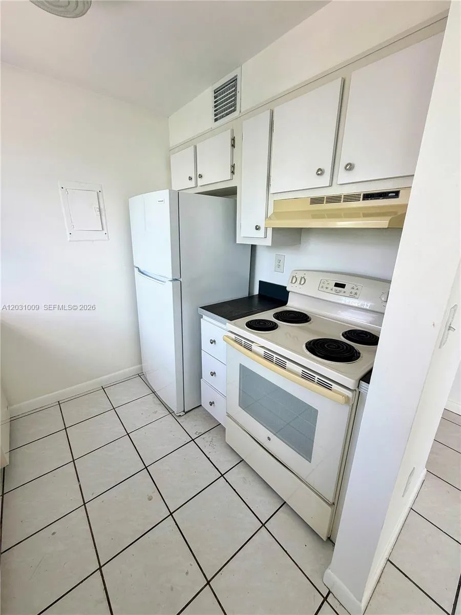 2001 Bay Dr # 401, Miami Beach FL 33141