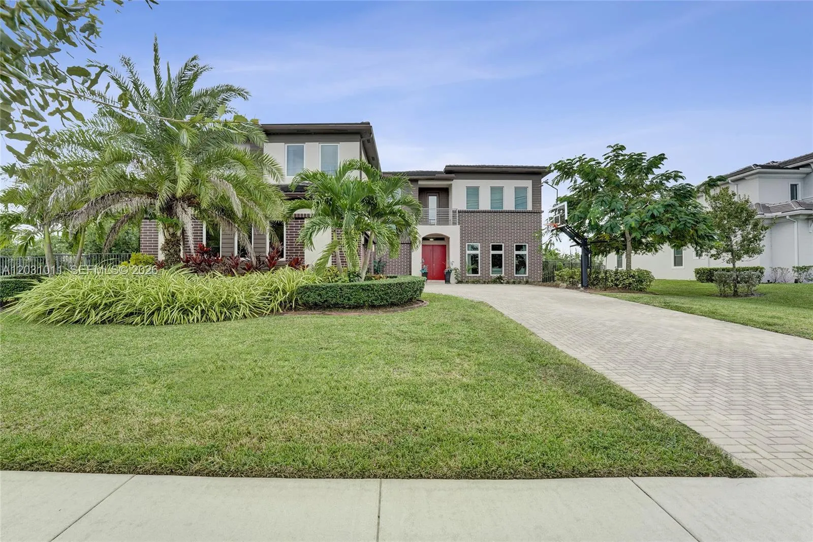6804 N Stillwater Shores Dr, Davie FL 33314