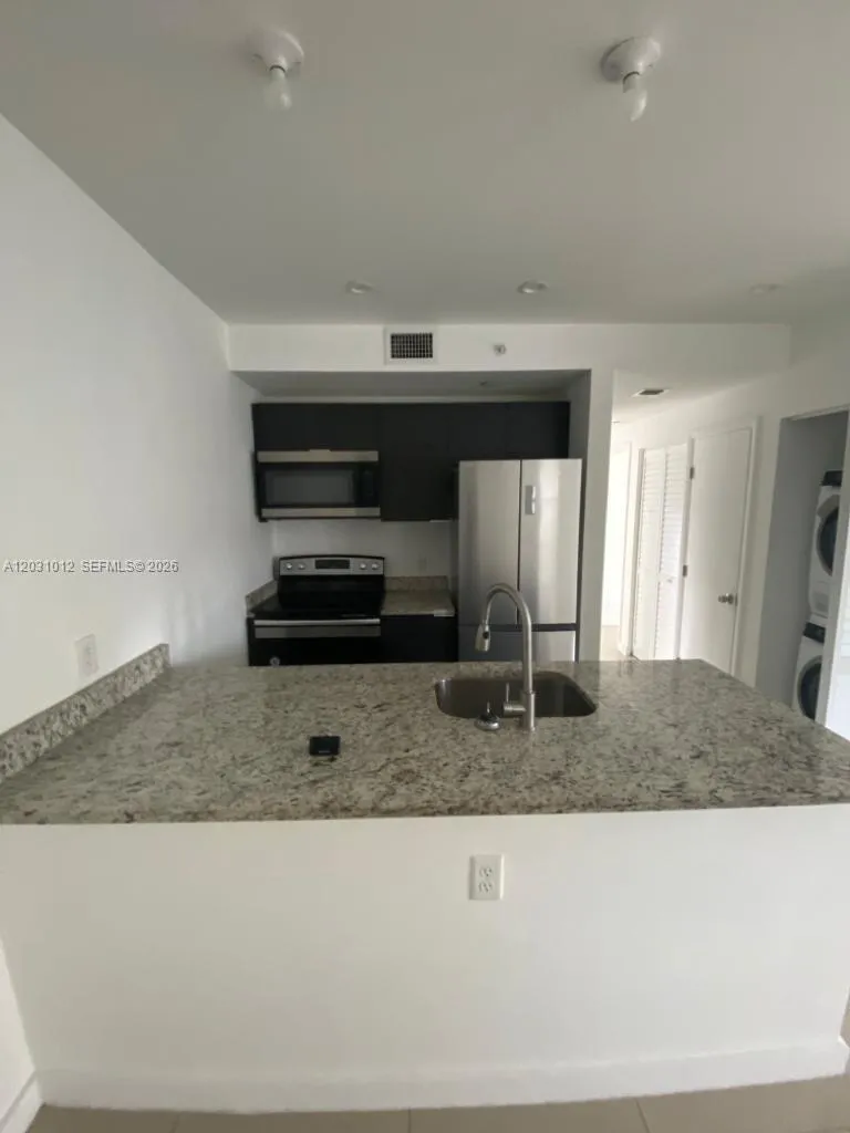 423 E 27th St # 302, Hialeah FL 33013