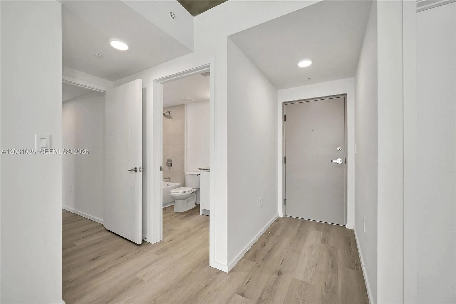 475 NE 125th # 504, North Miami FL 33161