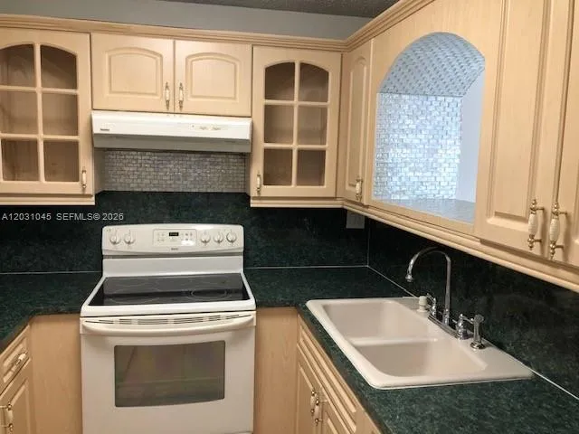 6230 SW 129 PL # 1210, Miami FL 33183