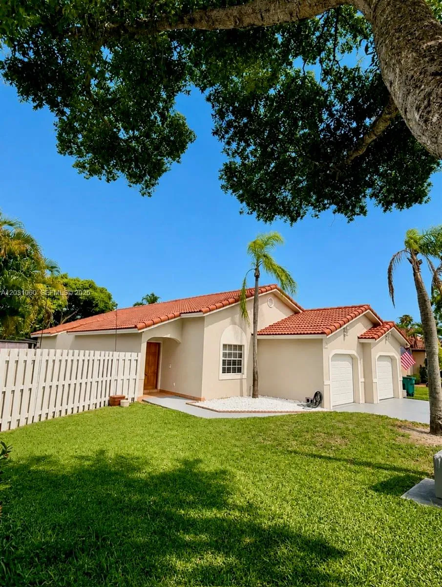 18145 NW 61st Ave, Hialeah FL 33015
