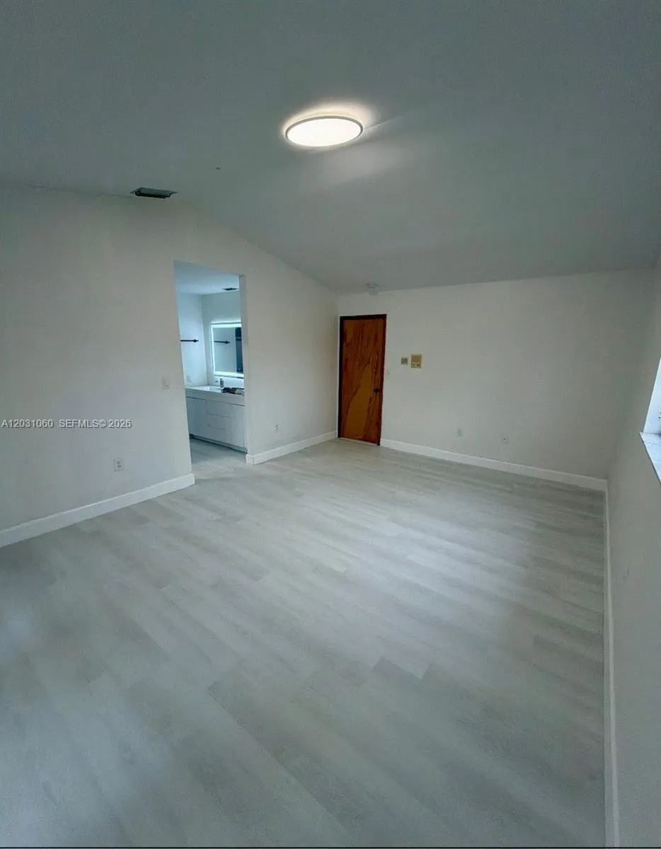 18145 NW 61st Ave, Hialeah FL 33015