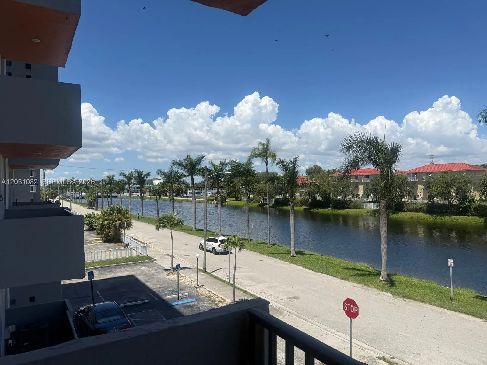 2075 NE 164th St # 302, North Miami Beach FL 33162