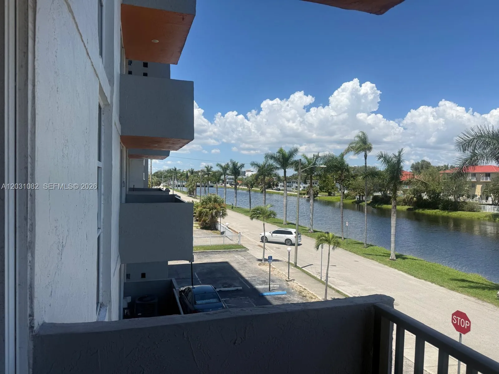 2075 NE 164th St # 302, North Miami Beach FL 33162