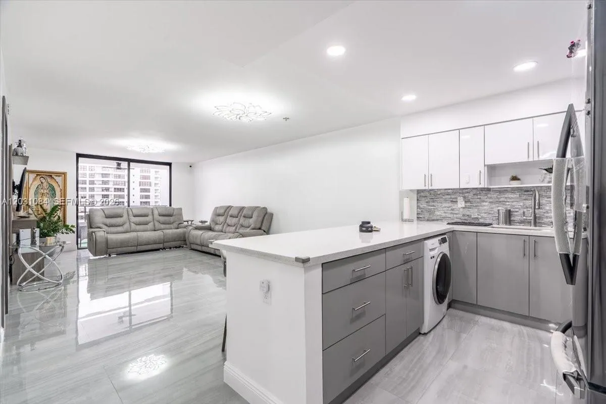 600 Three Islands Blvd # 1413, Hallandale Beach FL 33009