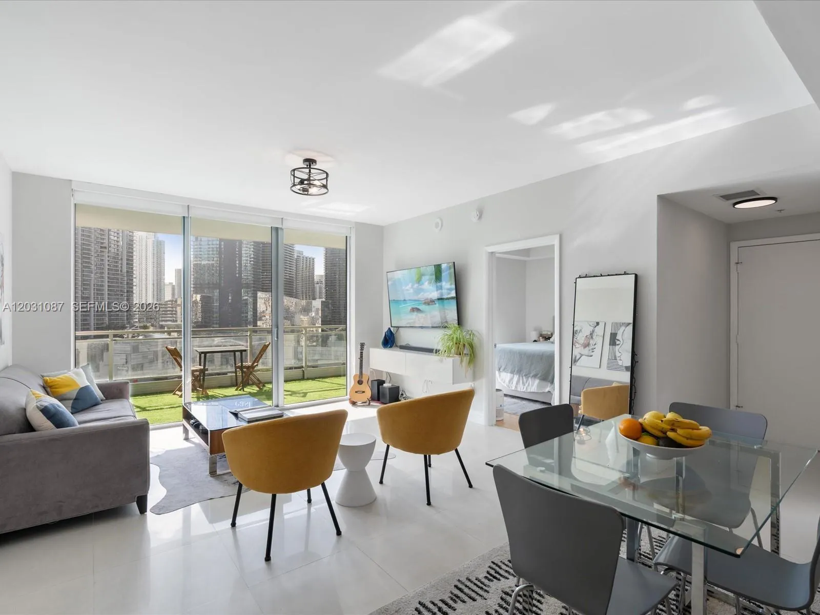 90 SW 3rd St # 2015, Miami FL 33130