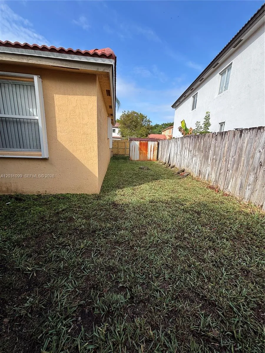 2103 NE 38th Rd, Homestead FL 33033