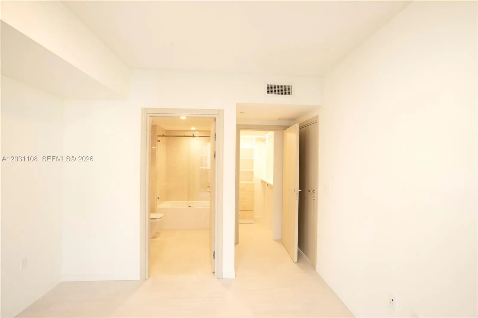 1000 Brickell Plz # 4609, Miami FL 33131