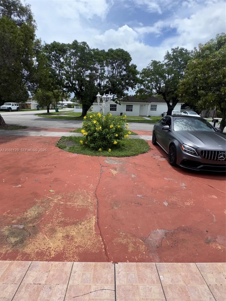 1120 SW 73rd Ave, Miami FL 33144