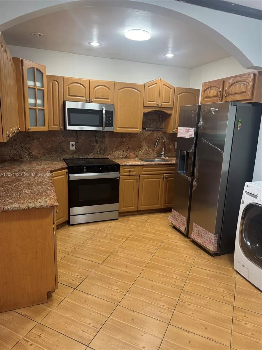 1120 SW 73rd Ave, Miami FL 33144