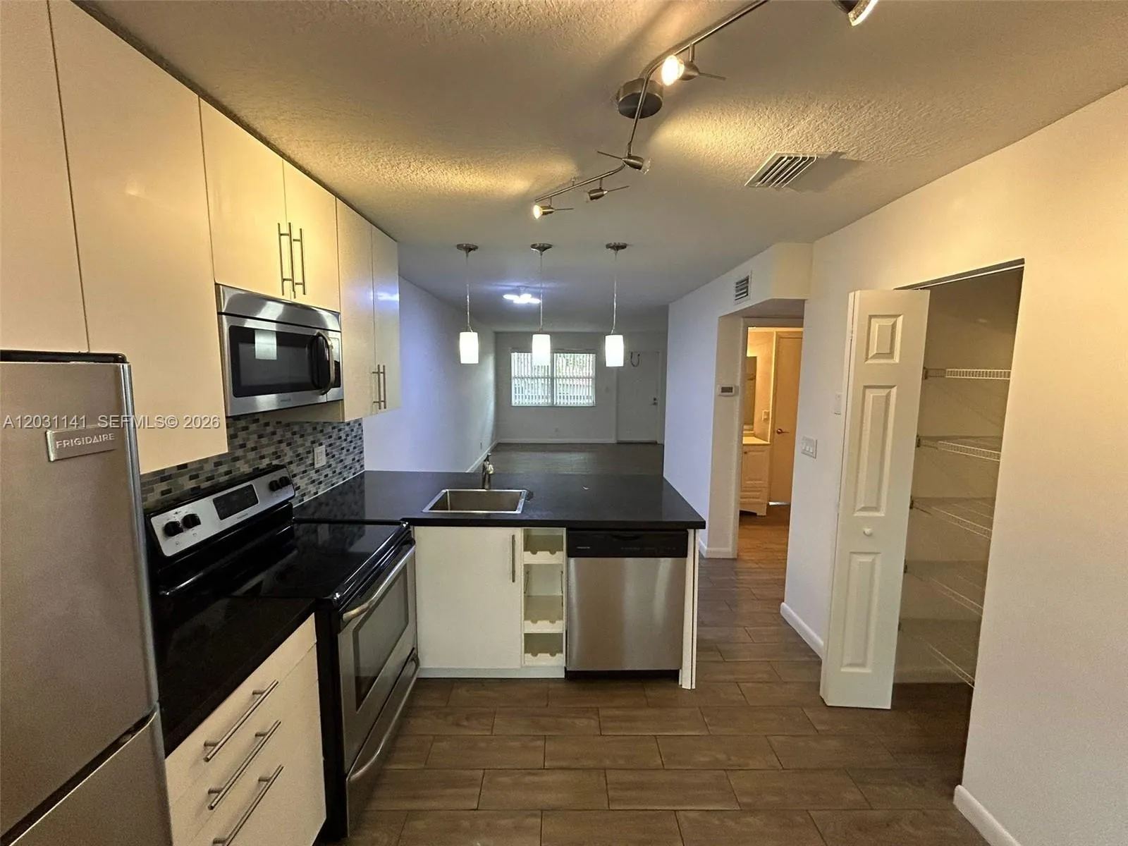 3777 NW 78th Ave # 1F, Davie FL 33024