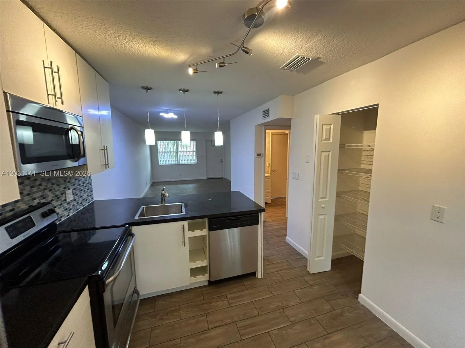 3777 NW 78th Ave # 1F, Davie FL 33024