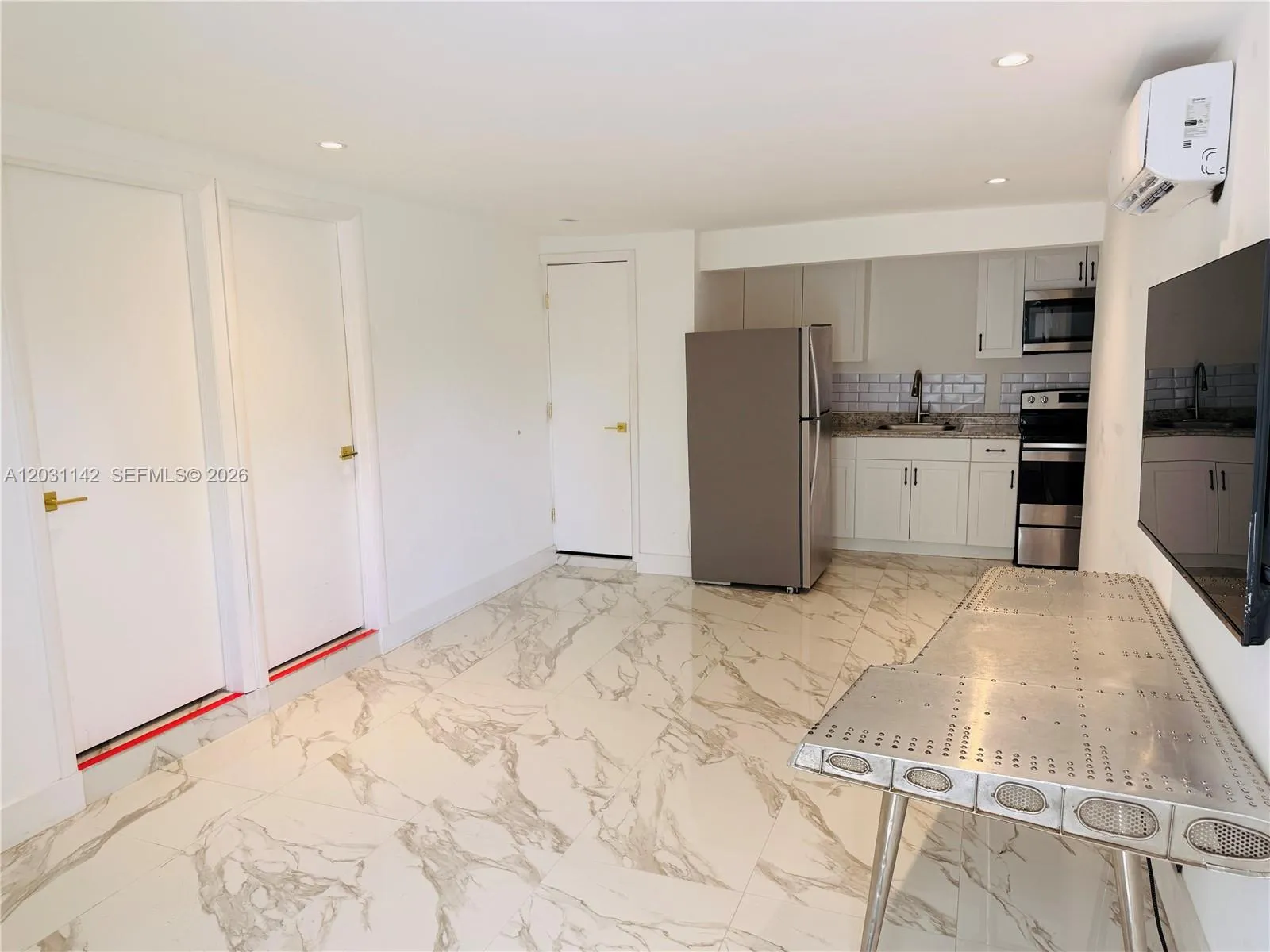 201 Calle Grande Dr # 1, Hollywood FL 33021